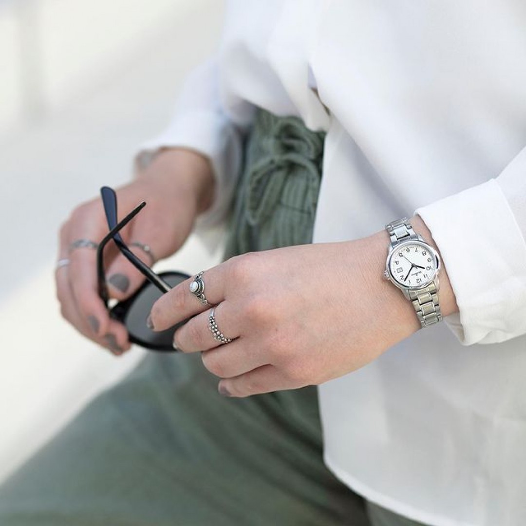It’s time to… egal, was du für heute geplant hast, jede Sekunde, jede Minute, jede Stunde zählt. Weil deine Zeit wichtig ist. ⌚️
Deine Uhr findest du auf unserer Website (Link in der Bio).
#dugena #mydugena #dugenatime #meintagmeinleben #dugenawatch #dugenawatches