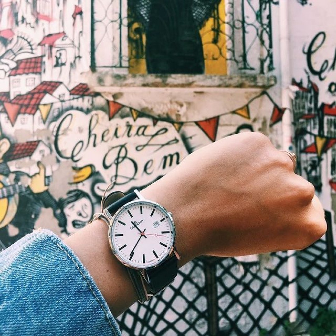 Coole Streetart entdeckte unsere Moma neulich in Portugal 🙌🏻
#dugena #dugenawatch #100JahreDugena #DugenaUhr
#watchlove #timepiece #instawatch #uhren #watchoftheday #germanwatch #watchlover #wotd #potd #100years #urbanchic #watchstyle #watchtrend #watchgram #dugenaontour Coole Streetart entdeckte unsere Moma neulich in Portugal 🙌🏻
#dugena #dugenawatch #100JahreDugena #DugenaUhr
#watchlove #timepiece #instawatch #uhren #watchoftheday #germanwatch #watchlover #wotd #potd #100years #urbanchic #watchstyle #watchtrend #watchgram #dugenaontour